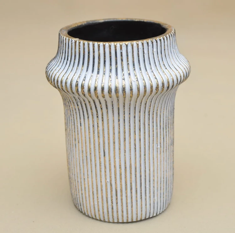 TY0440 OSŁONKA BETON BIAŁO ZŁOTA H 22*13 CM