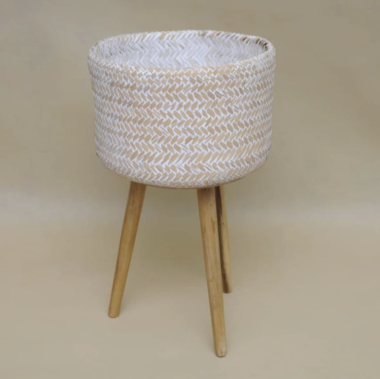 838625-01 OSŁONKA PLECIONA NA NOGACH WYS.52*32 CM