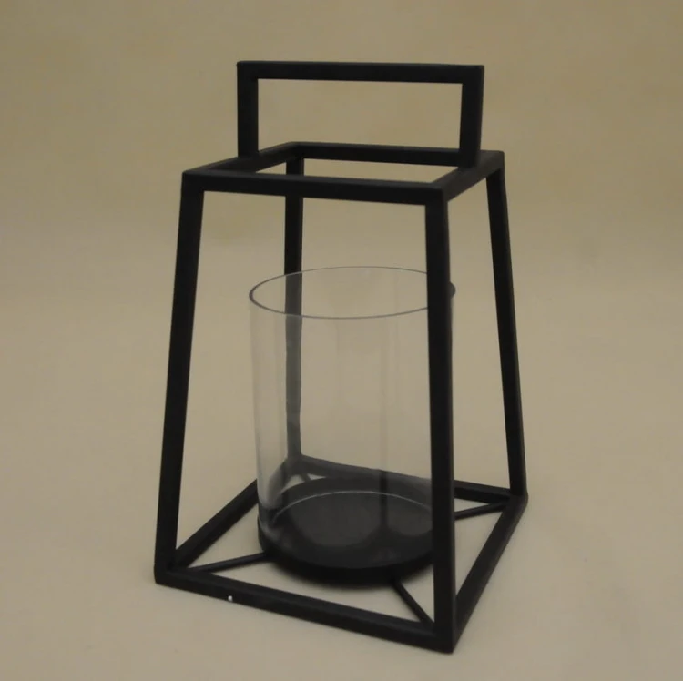 IS0368 ŚWIECZNIK METAL CZARNY SZKŁO H 37*23*23 CM