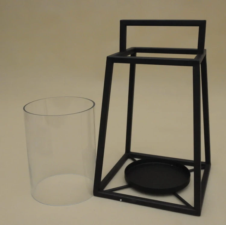 IS0368 ŚWIECZNIK METAL CZARNY SZKŁO H 37*23*23 CM