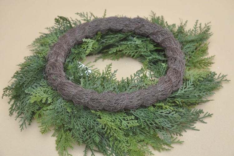 XYD022 WIANEK TUJA GUMA FASZYNA 55CM OP.1 SZT