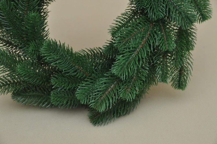 MASZ034 WIANEK ŚWIERK ZIELONY PE 40CM OP.10 SZT