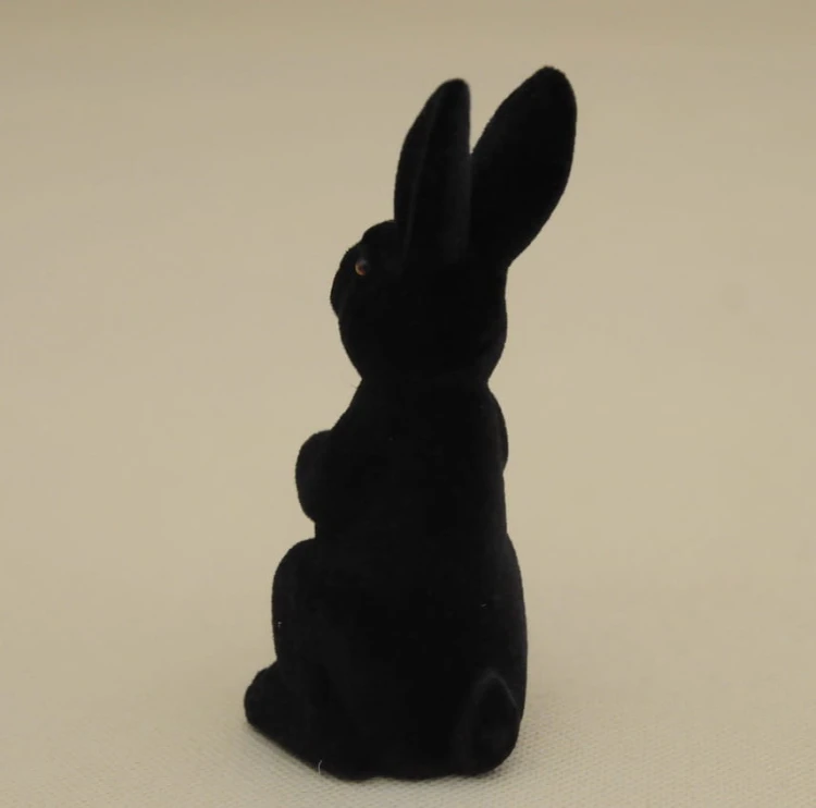 WIPK-3-01513 ZAJĄC CZARNY FLOK PLASTIK 14CM OP.36